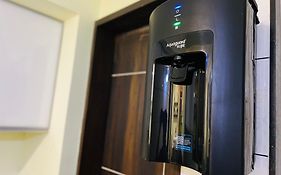 7 Seasons Palm Suite With Sky Orbit, Balcony, Swimming Pool, Wifi, Playground