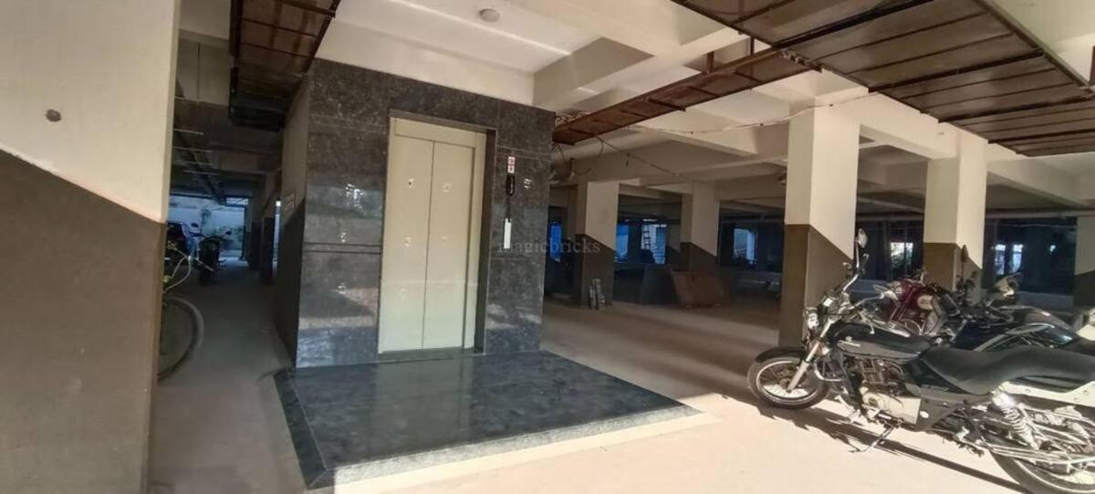 7 Seasons Palm Suite With Sky Orbit, Balcony, Swimming Pool, Wifi, Playground Rajkot Exterior photo