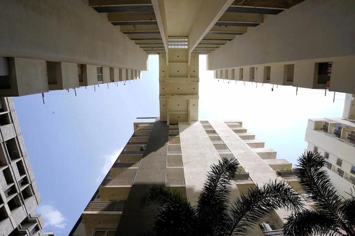 7 Seasons Palm Suite With Sky Orbit, Balcony, Swimming Pool, Wifi, Playground Rajkot Exterior photo
