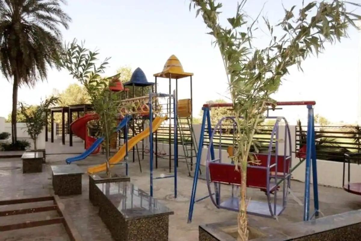 7 Seasons Palm Suite With Sky Orbit, Balcony, Swimming Pool, Wifi, Playground Rajkot Exterior photo